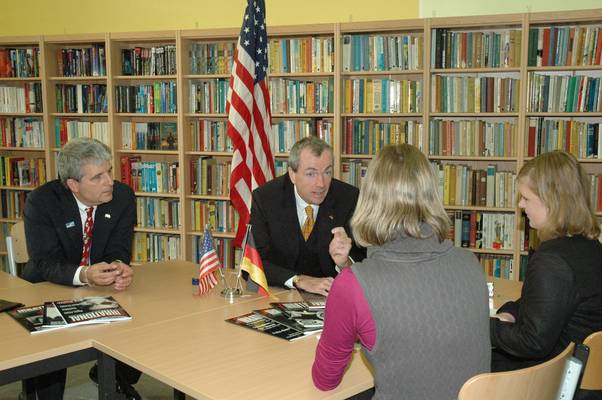 US-Botschafter im Gespräch mit der Schülerzeitungsredaktion